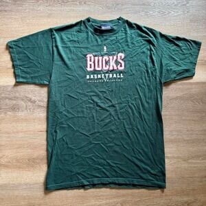 Vintage green Milwaukee Bucks graphic tee Size XL